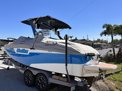 BOATZON | Malibu Boats M220 2022