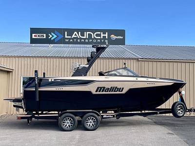 BOATZON | Malibu Boats M220 2022