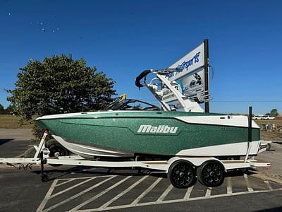 BOATZON | Malibu Boats M220 2024