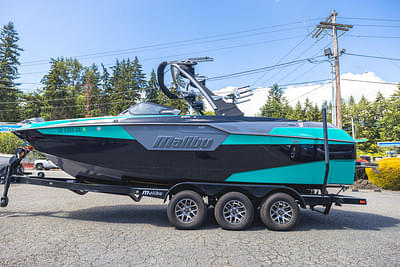 BOATZON | Malibu Boats M240 2021