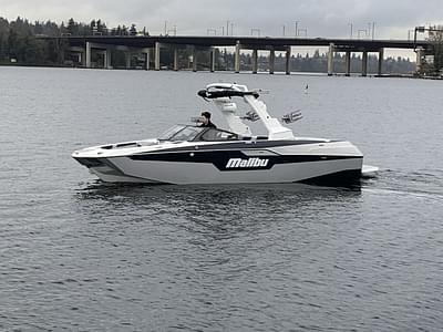 BOATZON | Malibu Boats M240 2021