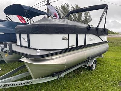 BOATZON | Manitou 18 Aurora 2022