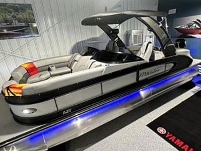 BOATZON | Manitou LX 23 Rear Facing XTreme Windshield Single Engine 2024