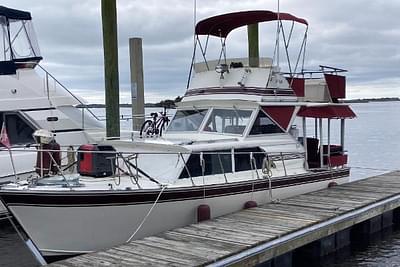 BOATZON | Marinette 28 Express Flybridge 1976