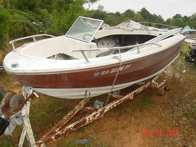 BOATZON | Marquis Boats Bowrider Mercruiser cut hull 1981
