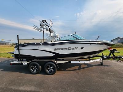 BOATZON | MasterCraft X10 2015