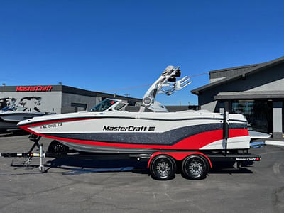 BOATZON | MasterCraft XT22 2018