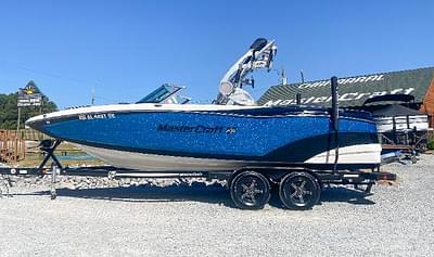 BOATZON | MasterCraft XT22 2021