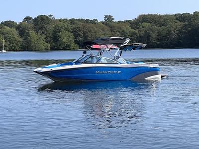 BOATZON | MasterCraft XT22 2021