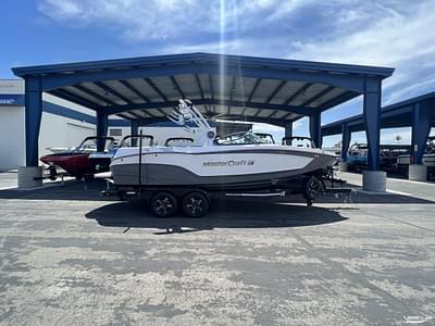 BOATZON | MasterCraft XT22 2023