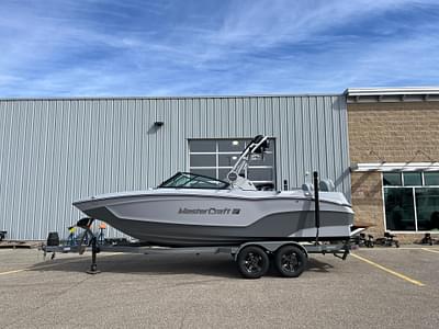 BOATZON | 2024 MasterCraft XT22