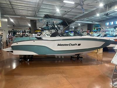 BOATZON | MasterCraft XT22 2024