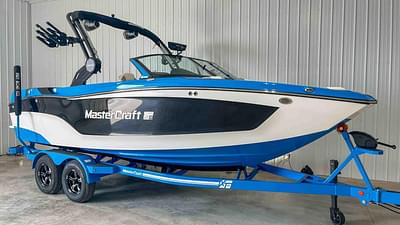 BOATZON | MasterCraft XT22 2024