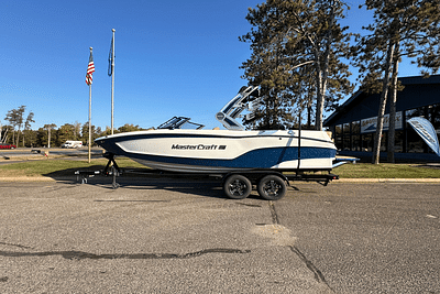 BOATZON | Mastercraft XT22 2025