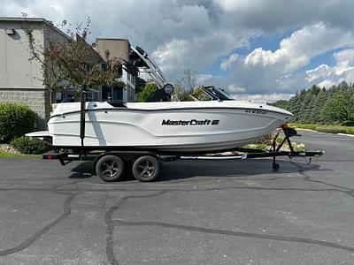 BOATZON | MasterCraft XT22T 2023