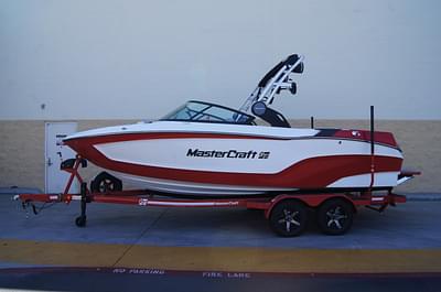 BOATZON | MasterCraft XT22T 2024