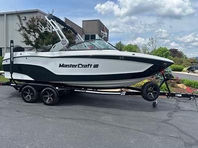 BOATZON | MasterCraft XT22T 2024