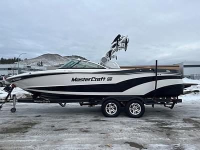 BOATZON | MasterCraft XT23 2018