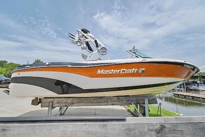 BOATZON | MasterCraft XT23 2018