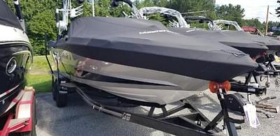 BOATZON | MasterCraft XT25 2018