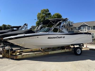 BOATZON | MasterCraft XT25 2021