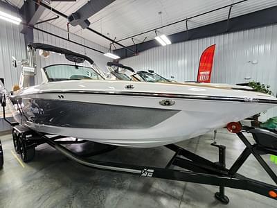 BOATZON | MasterCraft XT25 2024