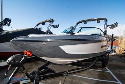 BOATZON | 2024 MasterCraft XT25