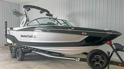 BOATZON | MasterCraft XT25 2024