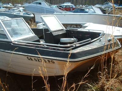 BOATZON | MFG Boat Co. 16 MFG Gypsy Bowrider Outboard Hull 1974