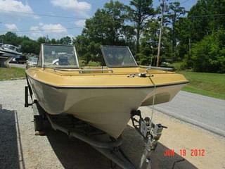 BOATZON | MFG Boat Co. 170 Trihull Bowrider Johnson 100 1972