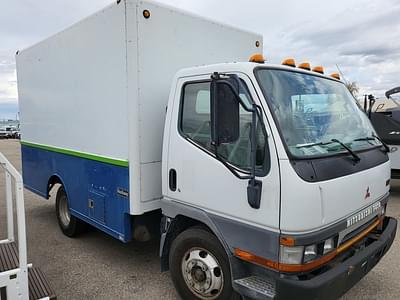 BOATZON | Mitsubishi 12 Box Van 2000