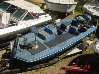 BOATZON | Monark Marine Mark 5 bassboat Evinrude 135 1975