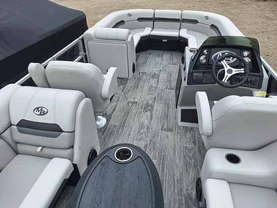 BOATZON | Montego Bay Pontoons C8522 BR DLX 2025