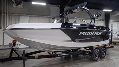 BOATZON | 2023 Moomba Max