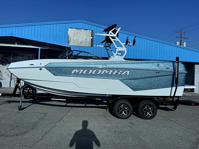 BOATZON | MOOMBA Max 2025