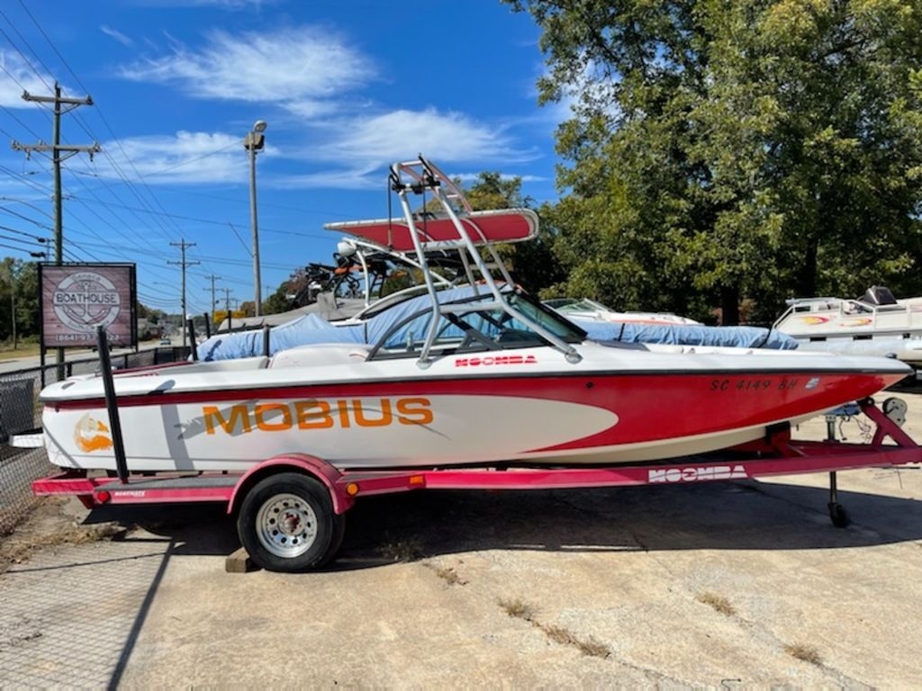 2000 Moomba Mobius - Sold Boat