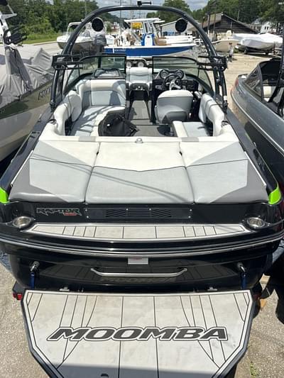 BOATZON | MOOMBA Mojo 2015 BOATZON | MOOMBA Mojo 2015