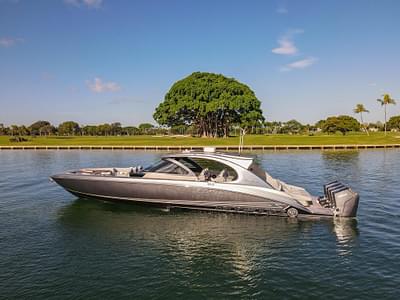 BOATZON | Mystic Powerboats M5200 2024