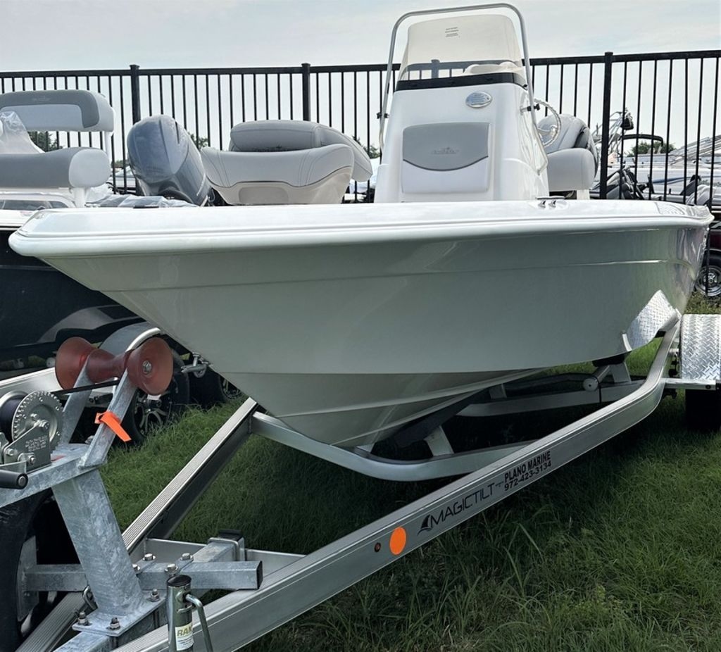 2023 NauticStar 195 BAY - Sold Boat