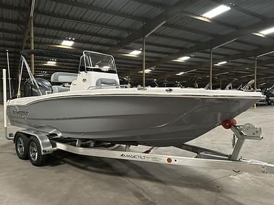 BOATZON | NauticStar 211 Hybrid 2024