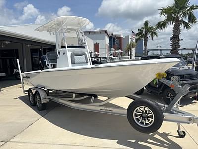 BOATZON | NauticStar 224 Bay 2024