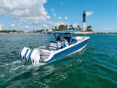 BOATZON | Nor-Tech 390 Center Console 2022