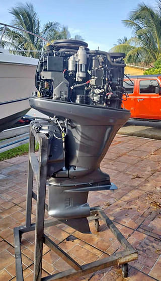 BOATZON | Pair of 250hp Yamaha Four Stroke Engines 2007yr