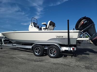 BOATZON | Pathfinder Boats 2200 TRS 2025