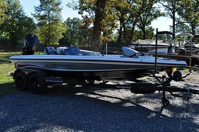 BOATZON | Phoenix Bass Boats 20XE 2024