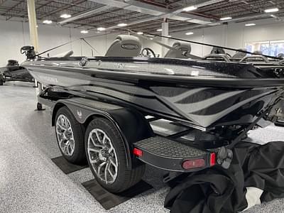 BOATZON | Phoenix Bass Boats 21 XE 2024