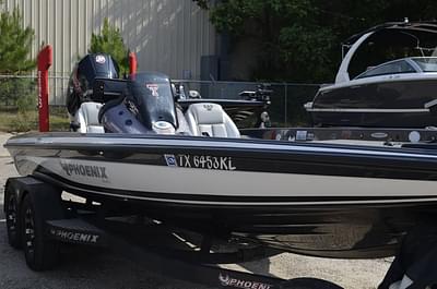 BOATZON | Phoenix Bass Boats 721 ProXP 2021