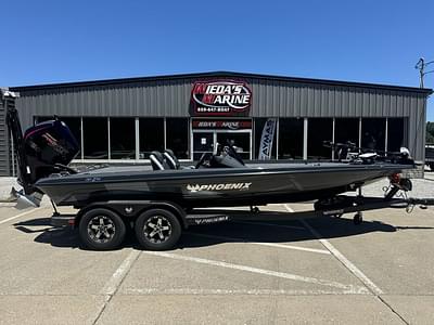 BOATZON | Phoenix Bass Boats 721 ZXL 2025