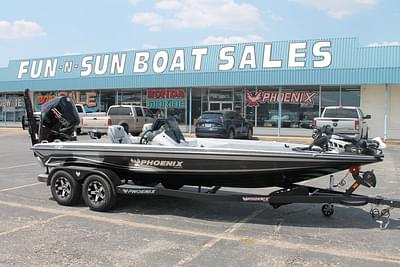 BOATZON | Phoenix Bass Boats 721 ZXL 2025