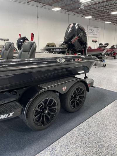 BOATZON | Phoenix Bass Boats 721 ZXL 2025